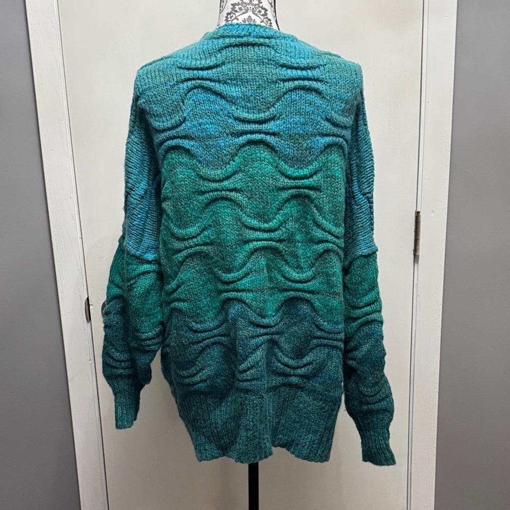 Sweater - Picture 2 of 5